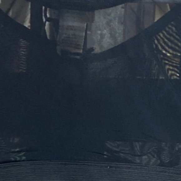 Monroe & Main Shear Bliss Crop Top - Picture 7 of 9